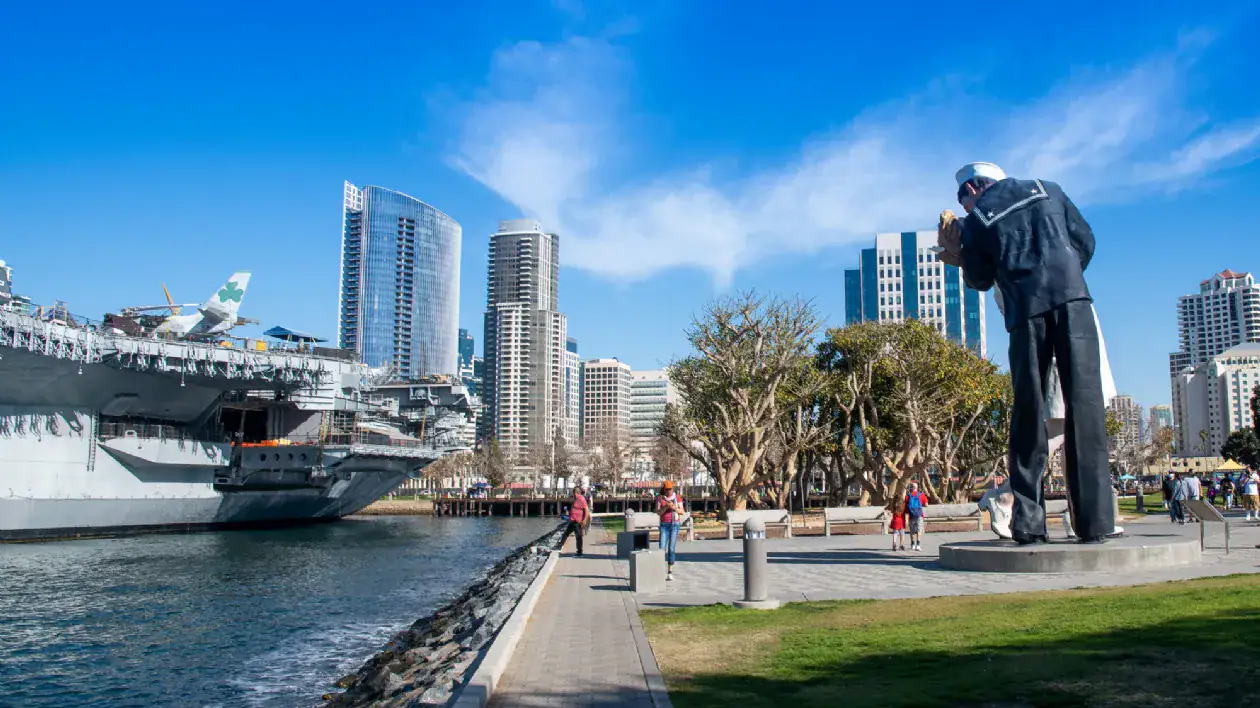 lrg-the-uss-midway-next-to-the-famous-kissing-statue-in-the-embarcadero-san-diego